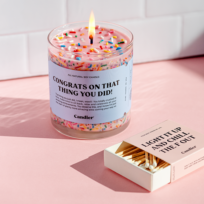 Luxury candles from Candier – a pretty aesthetic candle with sweet scented notes of strawberry and vanilla. Perfect for congratulations gift​, graduation gifts or birthday gift baskets