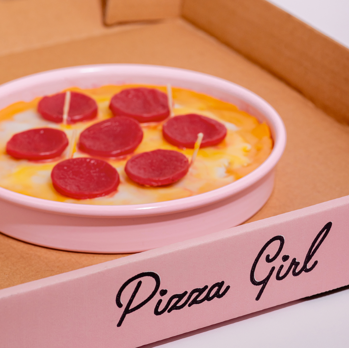 PIZZA GIRL PIZZA CANDLE